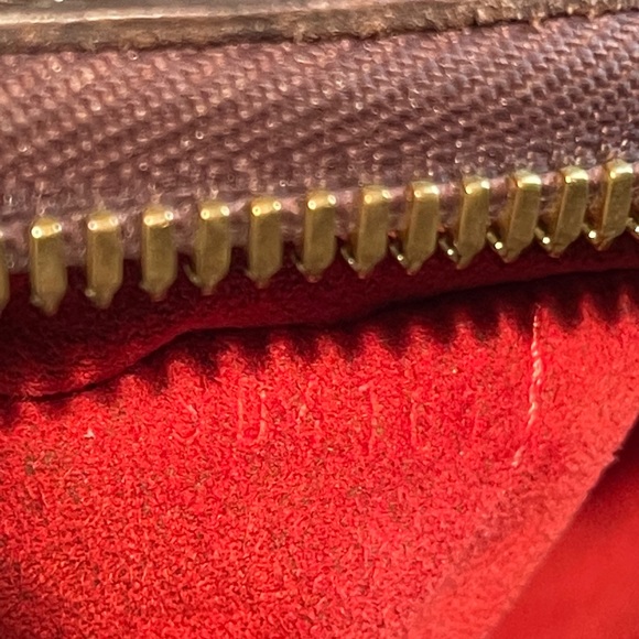 Authentic Louis Vuitton Classic Trevi PM Bag - Picture 10 of 17